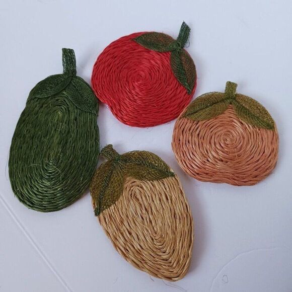 Vintage 4pcs Wicker Fruit Coasters - Picture 1 of 10